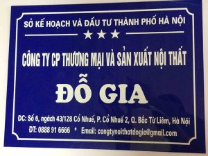 Biển hiệu Mica phun sơn 2 mặt