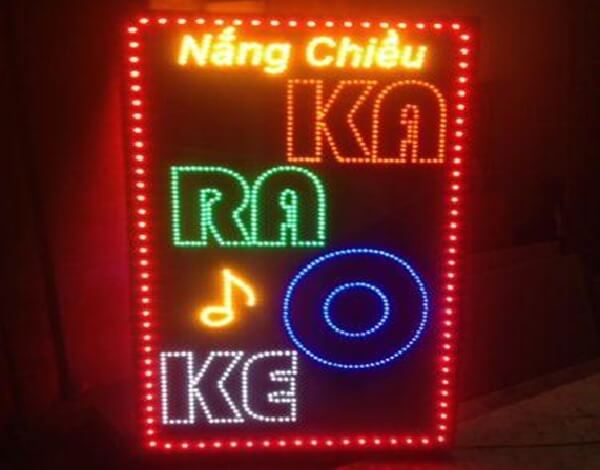 Biển vẫy đèn led dùng cho các quán karaoke