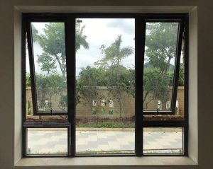 Cửa sổ nhôm kính giá rẻ giúp chắn gió mưa