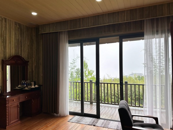 Mẫu cửa nhôm phòng ngủ mở lùa nhiều cánh